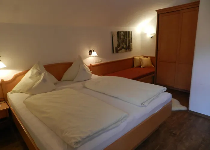 Edelweiss Homestay *