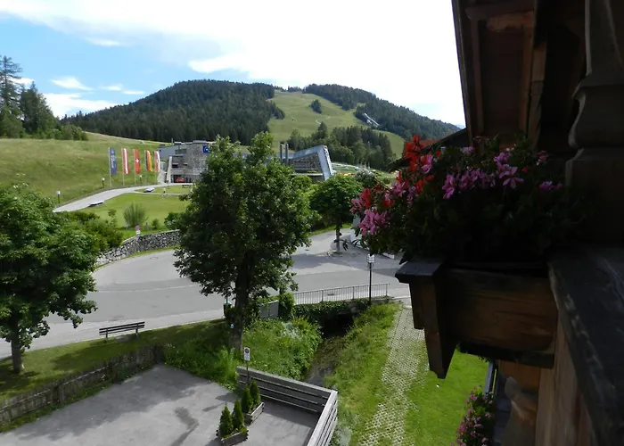 Edelweiss Homestay *